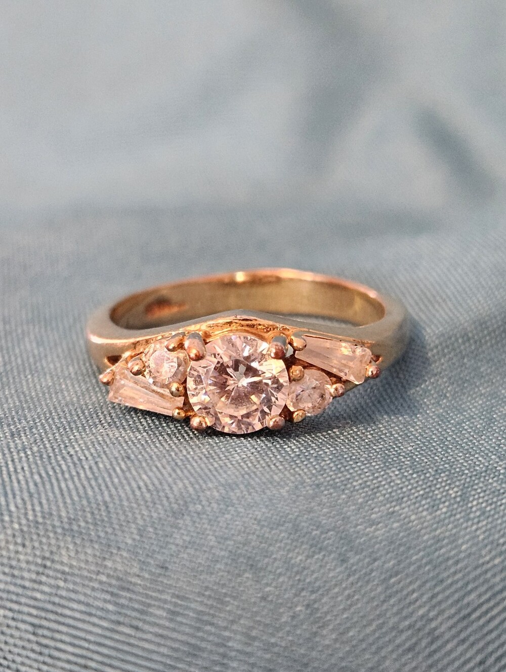 Vintage Signed SETA Gold Tone Clear Crystal Cluster Cocktail Ring Size 9